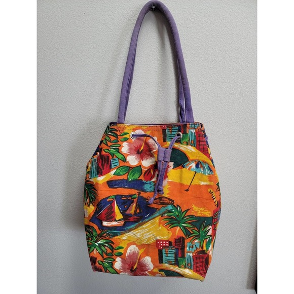 Beverly Hills Bag Lady Bucket Beach Bag - Picture 1 of 7